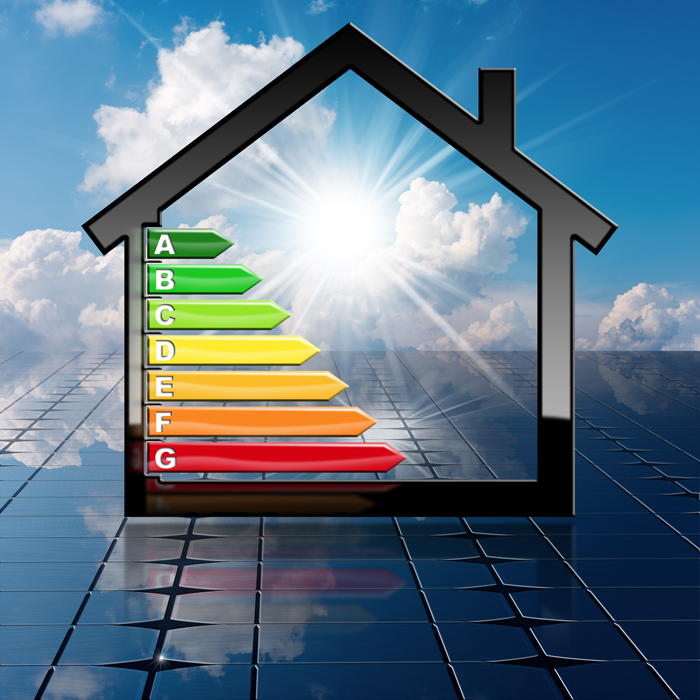 Bild på hus med solceller och energideklarationsblankett